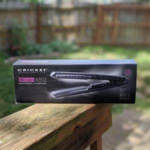 Like-New Cricket Titanium Tourmaline 450 Flat Iron